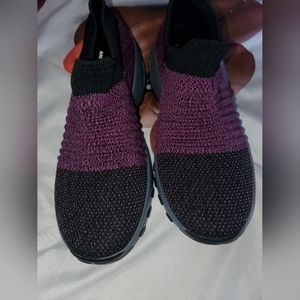 Hyper memory foam shoes size 6